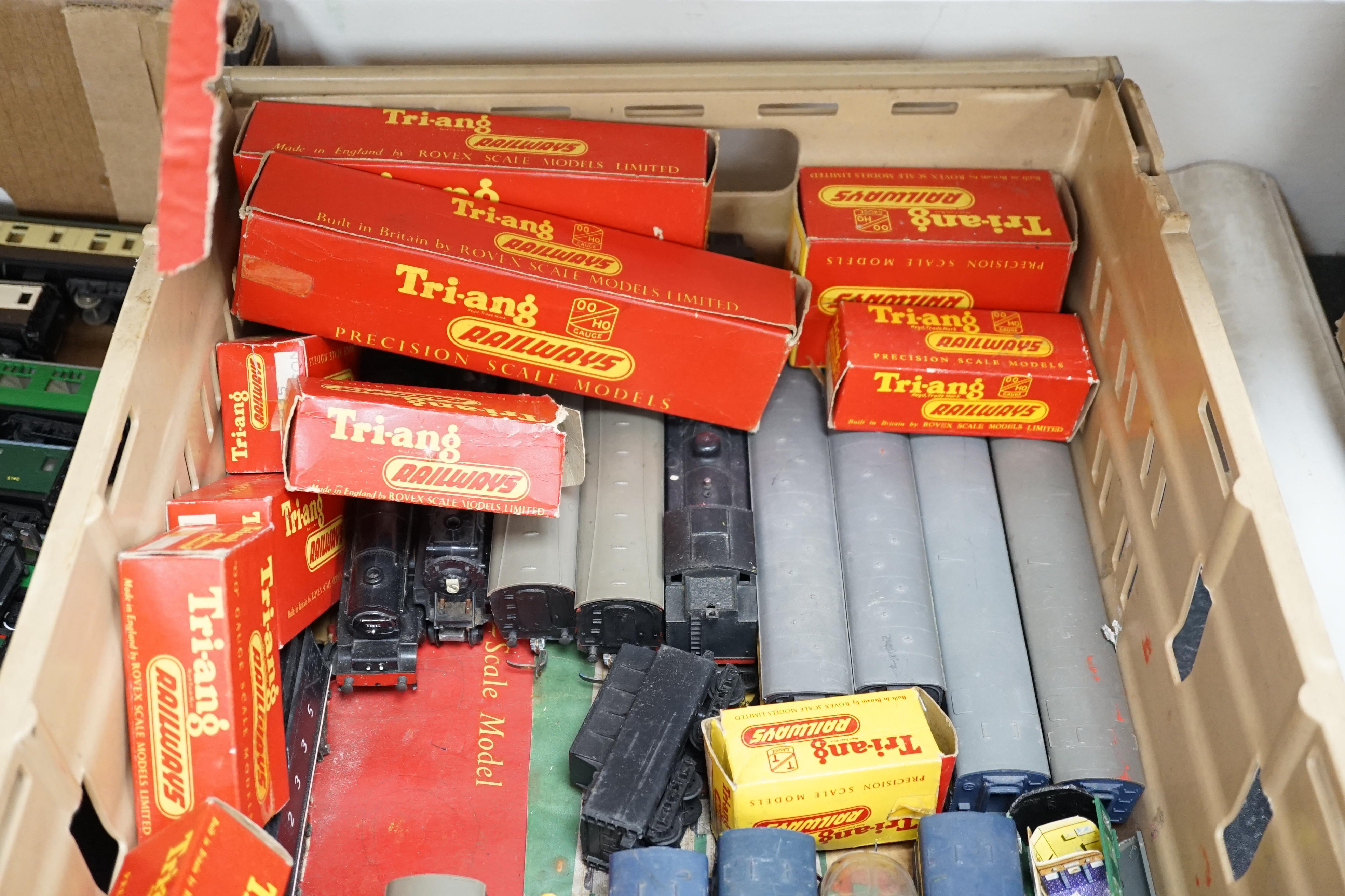 A collection of Tri-ang Railways 00 gauge model railway items, including; four locomotives, US outline rolling stock, freight wagons, etc.
